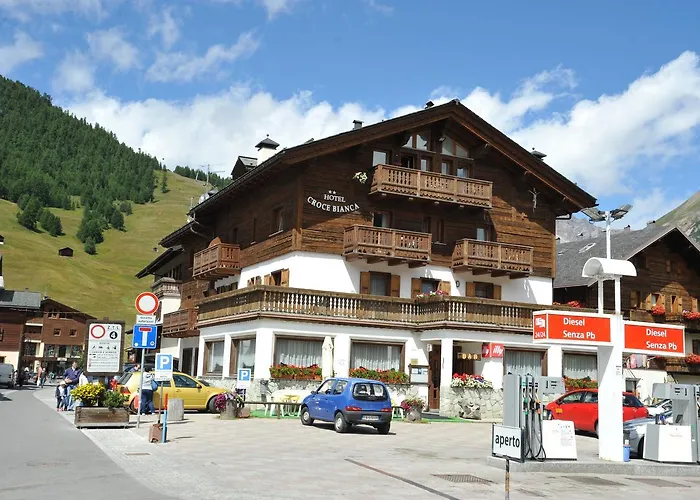 Hotel Croce Bianca