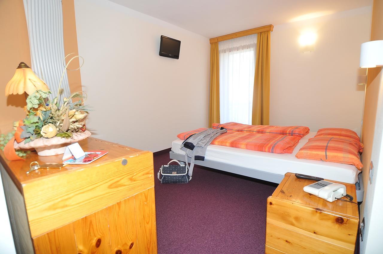 Hotel Croce Bianca 3*