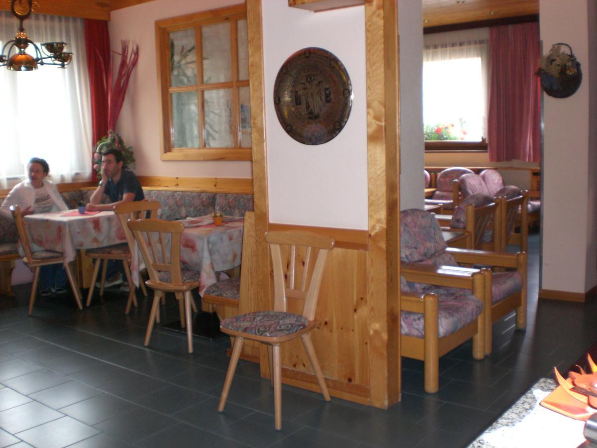 Hotel Croce Bianca 3*